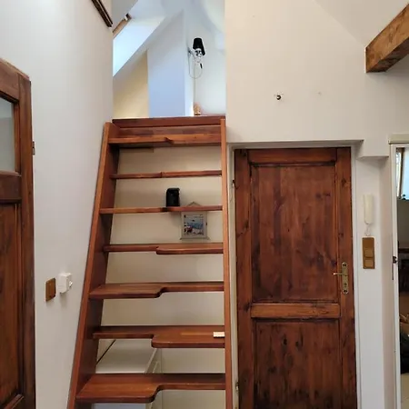 Toproof Kozia Apartment *